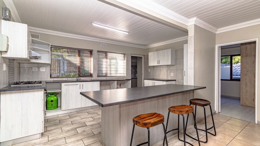 6 Bedroom Property for Sale in Costa Sarda Western Cape